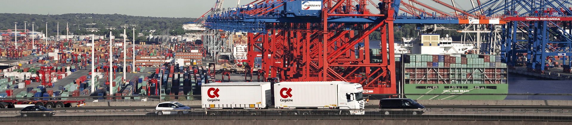 CargoLine am Hamburger Hafen fotografiert von Ulrich Mertens